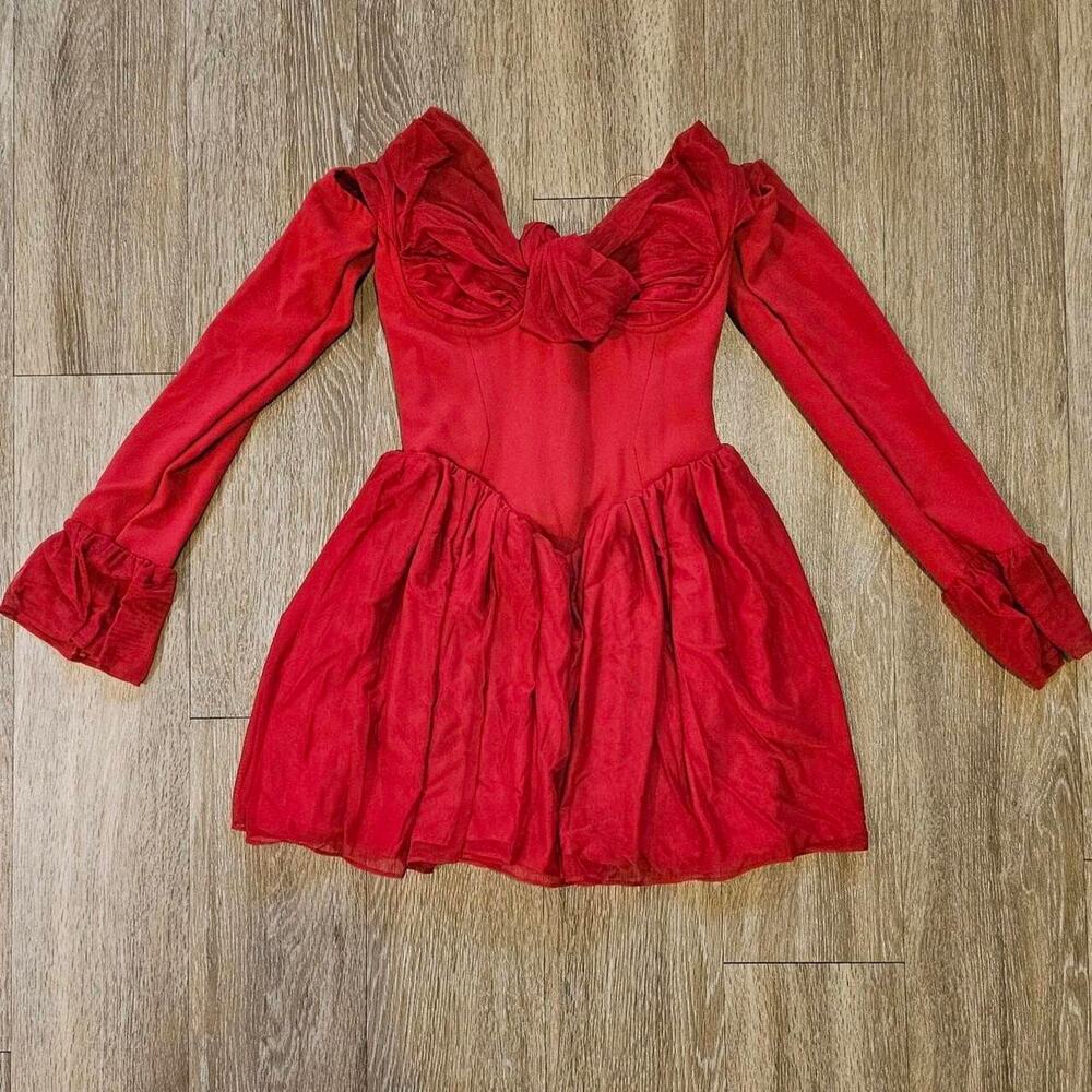 HOUSE OF CB 'Alana' Scarlet Off Shoulder Dress